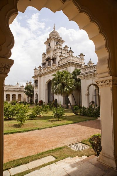 A stunning view of Hyderabad’s architectural blend, where history and modernity coexist seamlessly.
